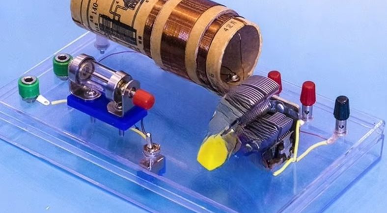 Science Hobbyist - Condensateur à air à bobine variable